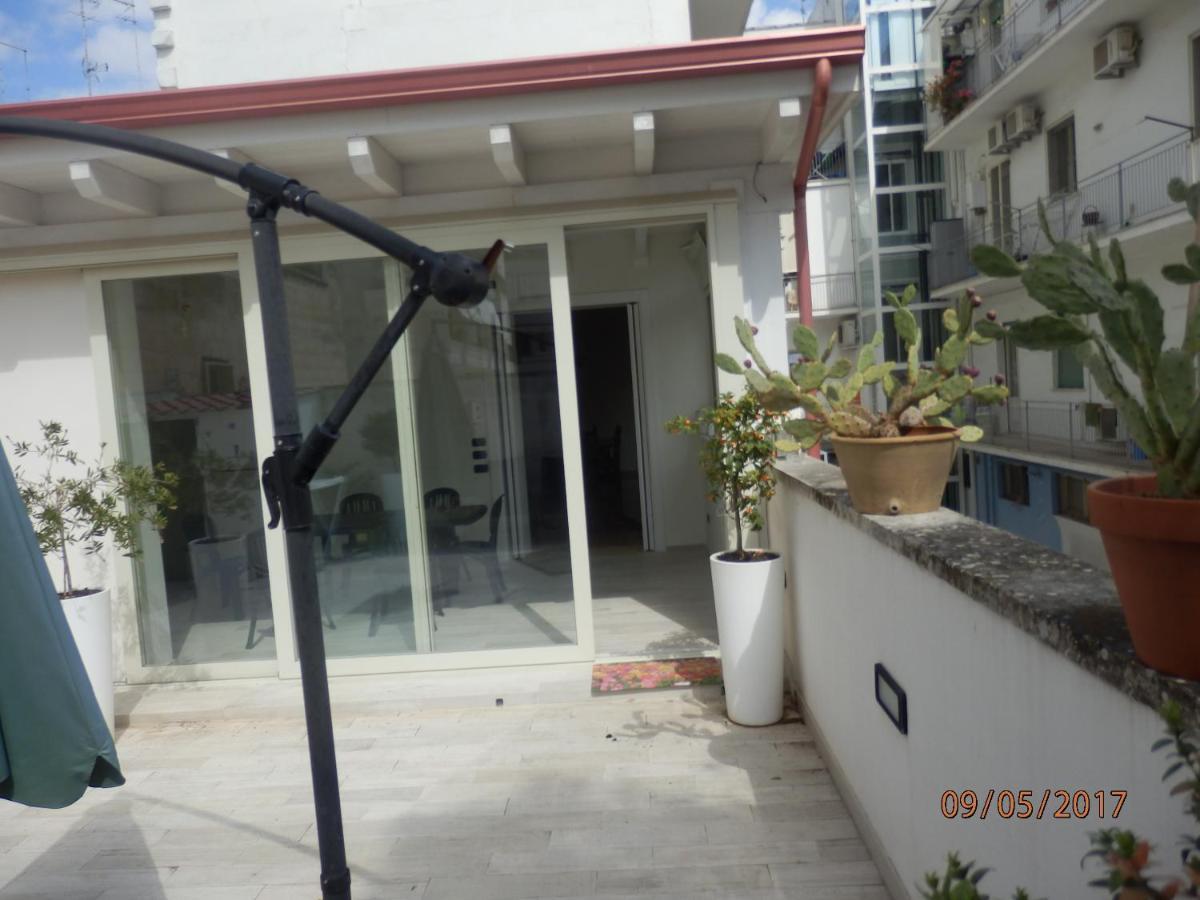 Villa Casa Lauretta - Terrazza - Garage Wifi E Bici Gratuite Lecce Exterior foto